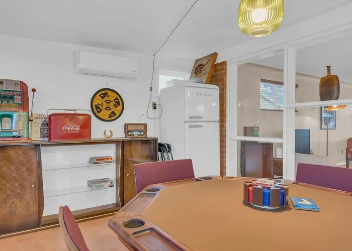 Retro Mid-century With Vintage Style Tucson