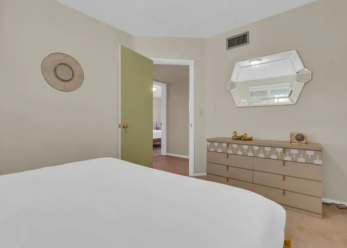 Retro Mid-century With Vintage Style
